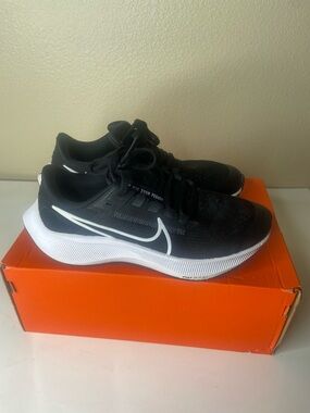 Nike Black Running Sneakers with White Swoosh